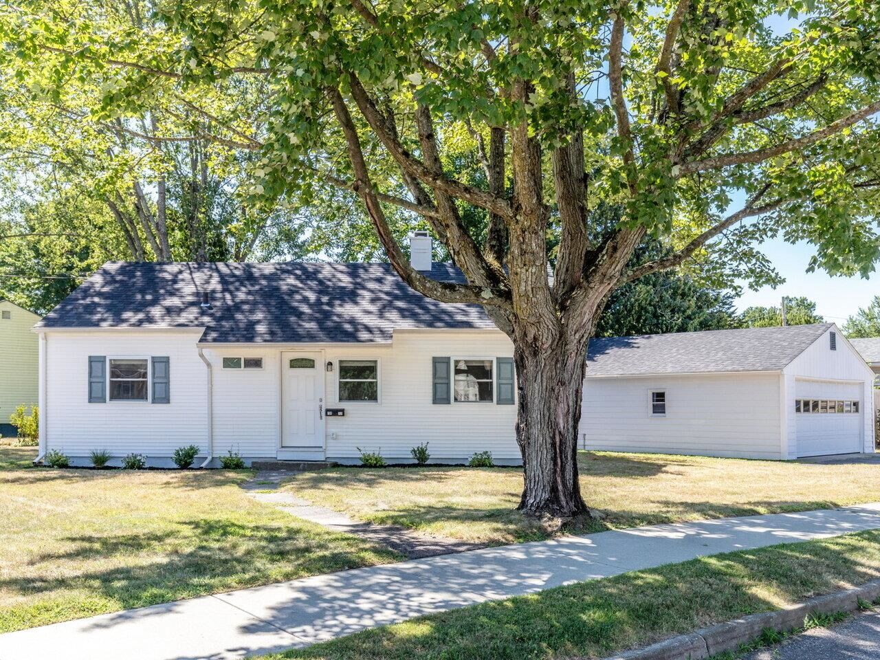 Property Photo:  1877 North Avenue  VT 05408 