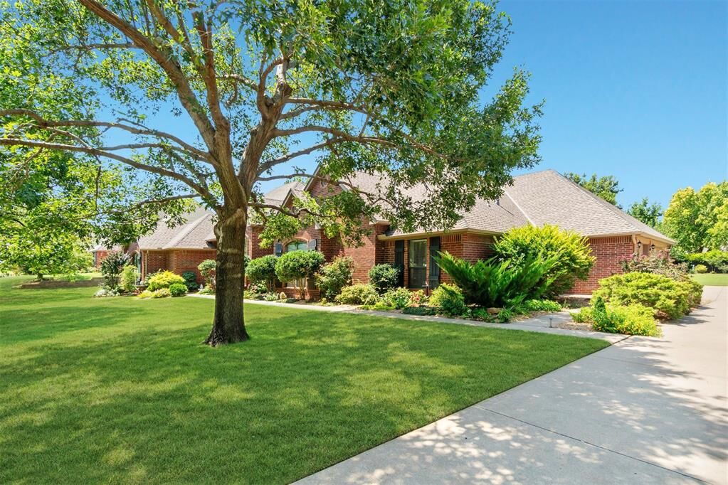 Property Photo: 18305 N Elk Lane OK 73012