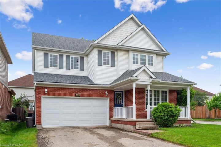 Property Photo:  606 Eastbridge Boulevard  ON N2K 4H4 