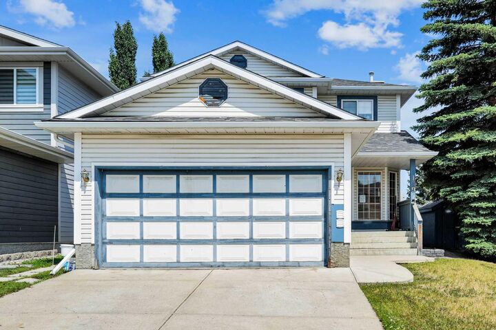 Photo de la propriété:  139 River Rock Crescent SE  AB T2C 4J2 