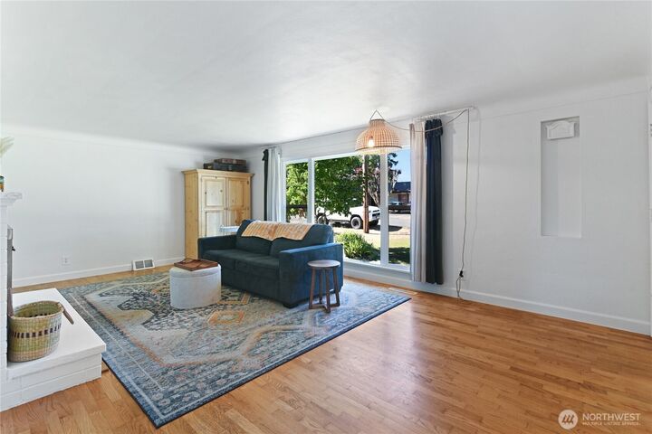 Property Photo:  4709  14th Avenue SE  WA 98503 