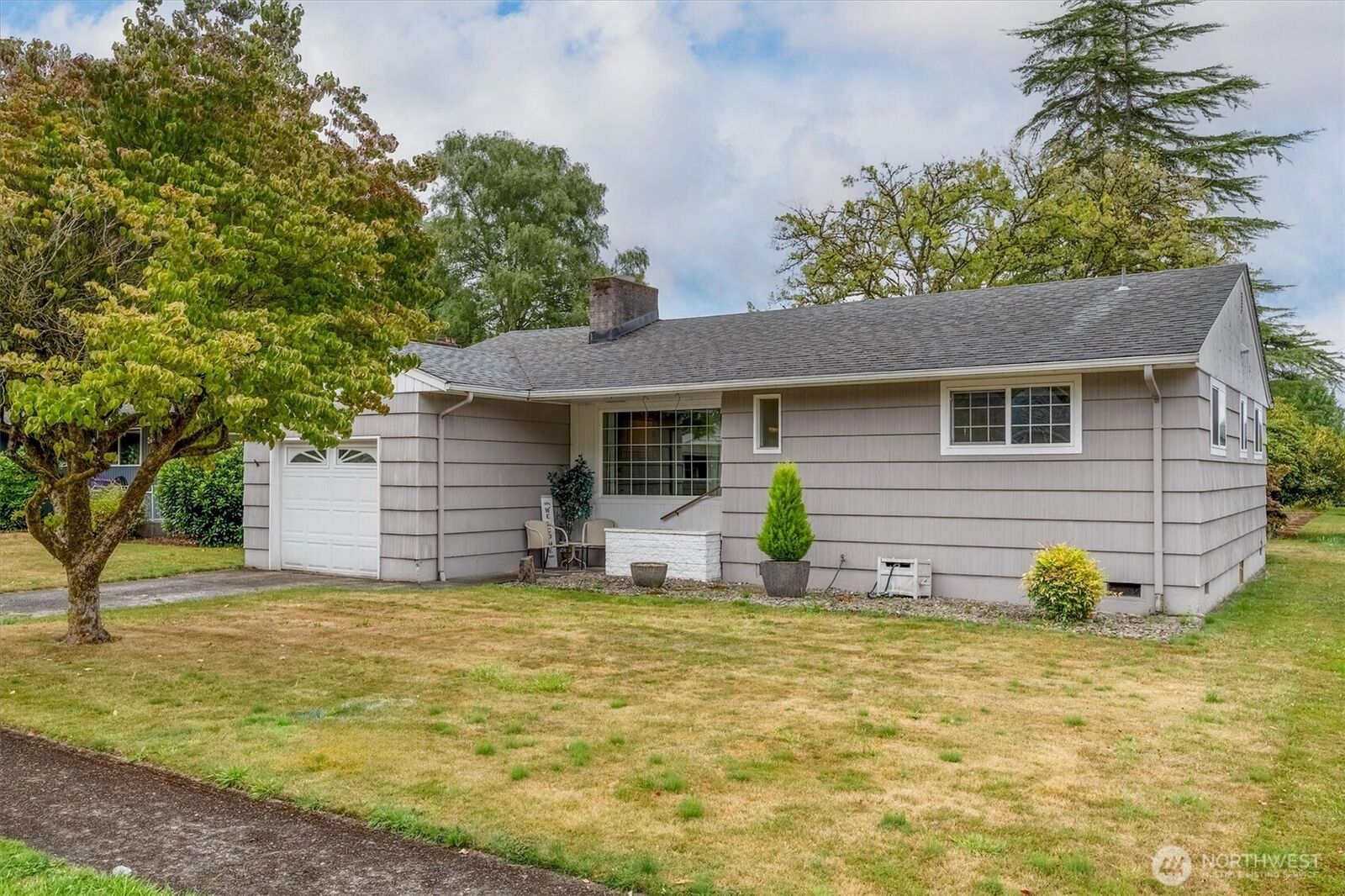 Property Photo:  3119  Maple Street  WA 98632 