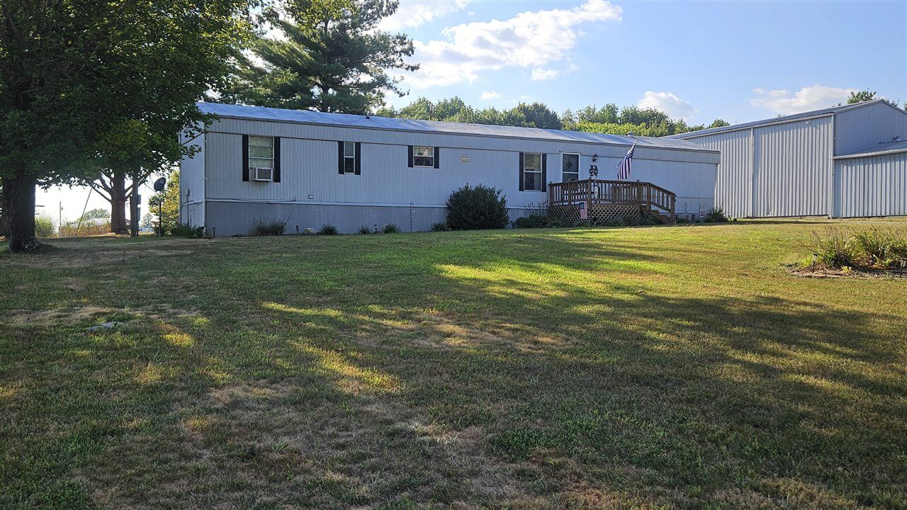 Property Photo:  5595 Lecta Kino Road  KY 42141 