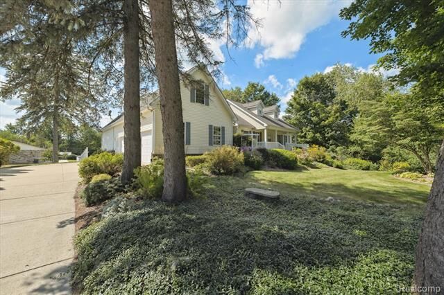 Property Photo:  7127 Perry Lake Road  MI 48346 