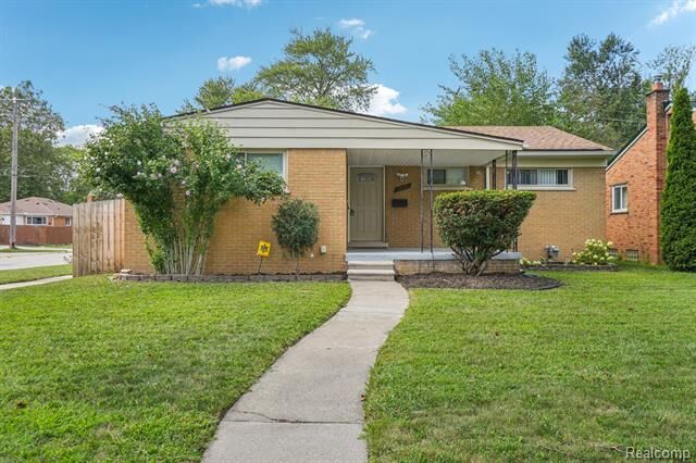 Property Photo: 24201 Seneca Street MI 48237