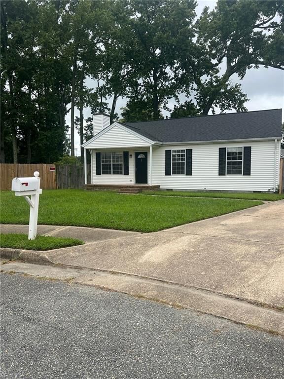Property Photo: 2 Sunbriar Way VA 23666