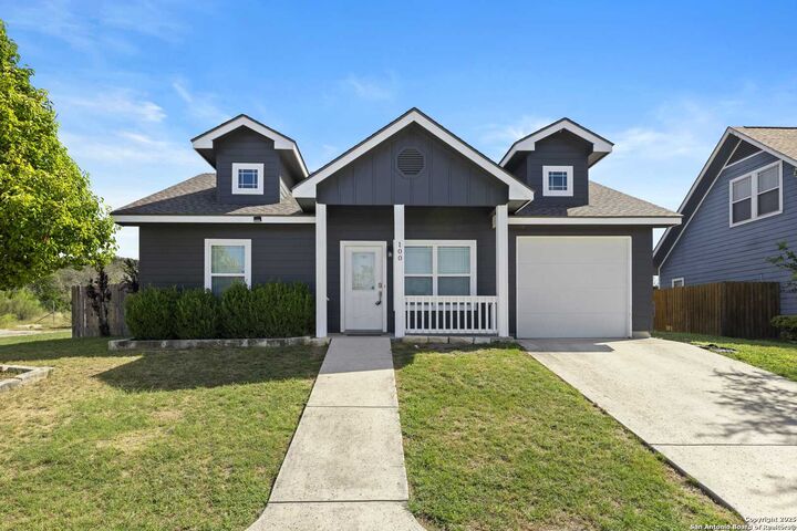 Property Photo:  100 Jasper Ln  TX 78028 