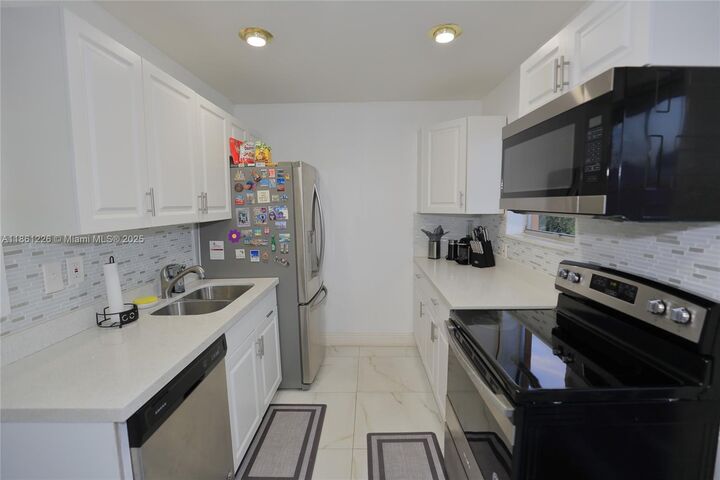 Property Photo:  1330 N 69th Ave  FL 33024 
