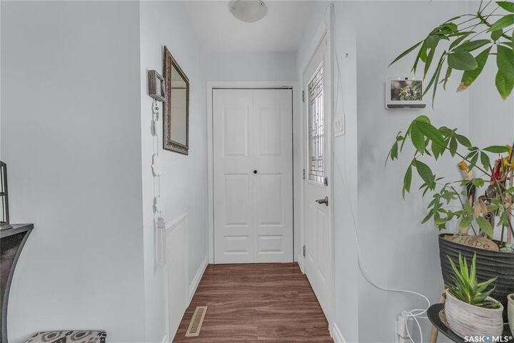 Property Photo:  302 Ottawa Avenue N  SK S7L 3P1 