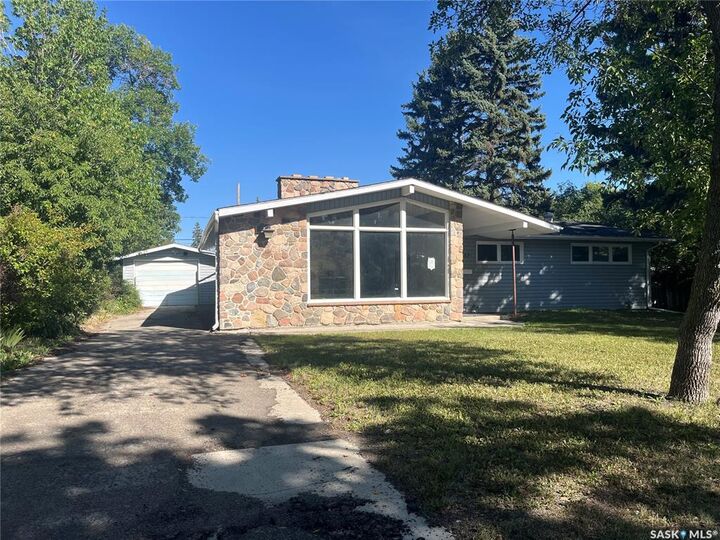 Photo de la propriété:  133 Halifax Street N  SK S4R 2W5 