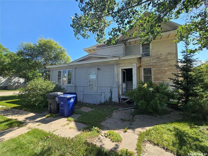 Property Photo: 347 Government Road NW SK S4H 0P5