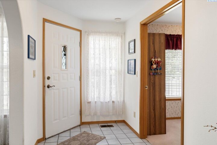 Property Photo: 3814 W 36th Ave WA 99337