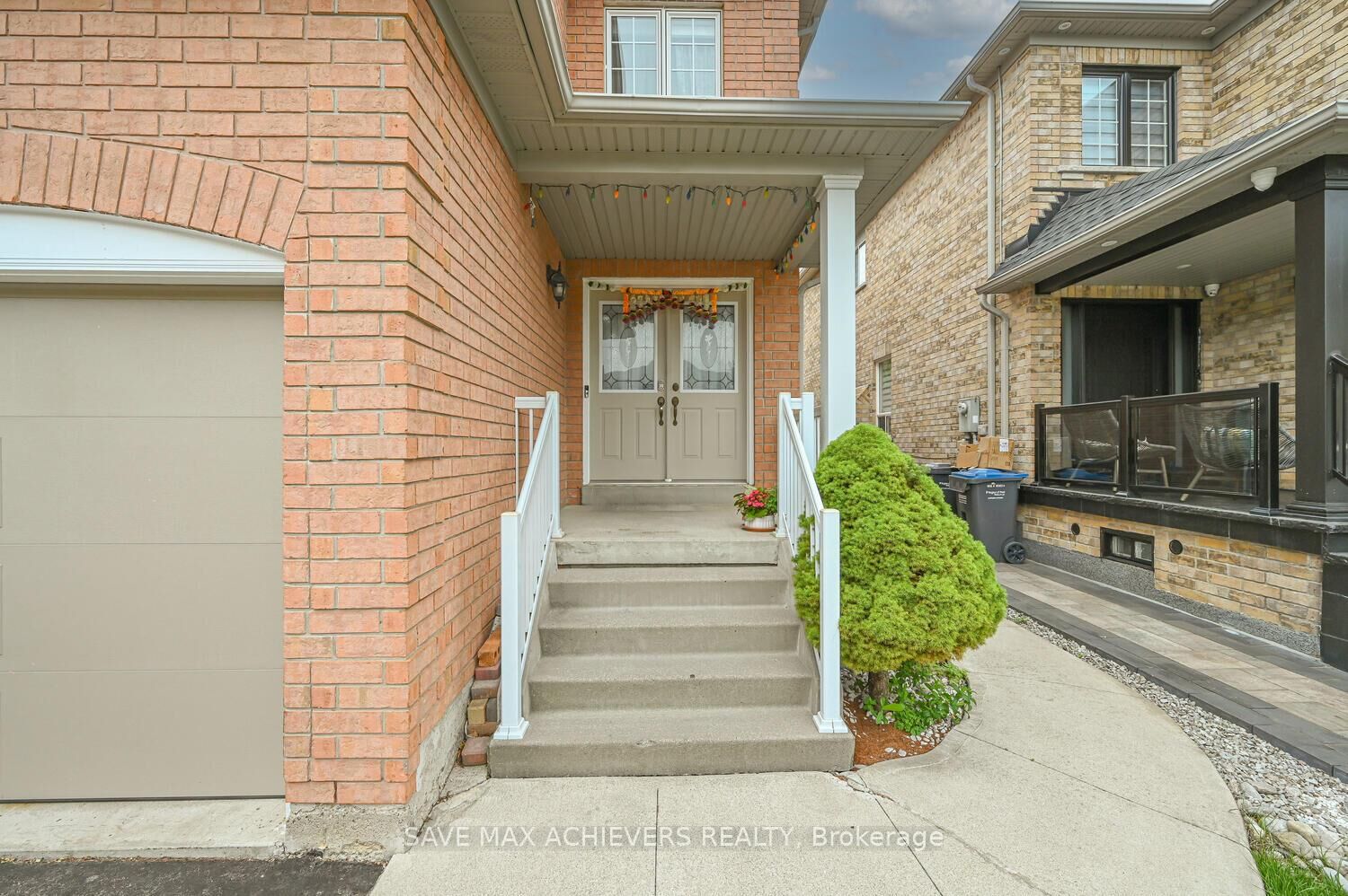 Property Photo:  21 Riverplace Crescent  ON L6P 2N2 