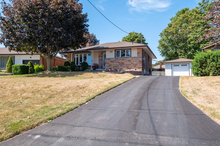 64 Gatineau Street  Oshawa ON L1H 7G3 photo