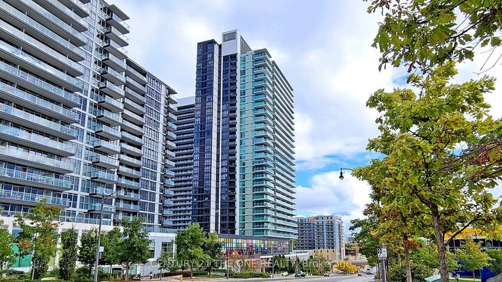 Property Photo: 29 Singer Court 1011 ON M2K 0B3