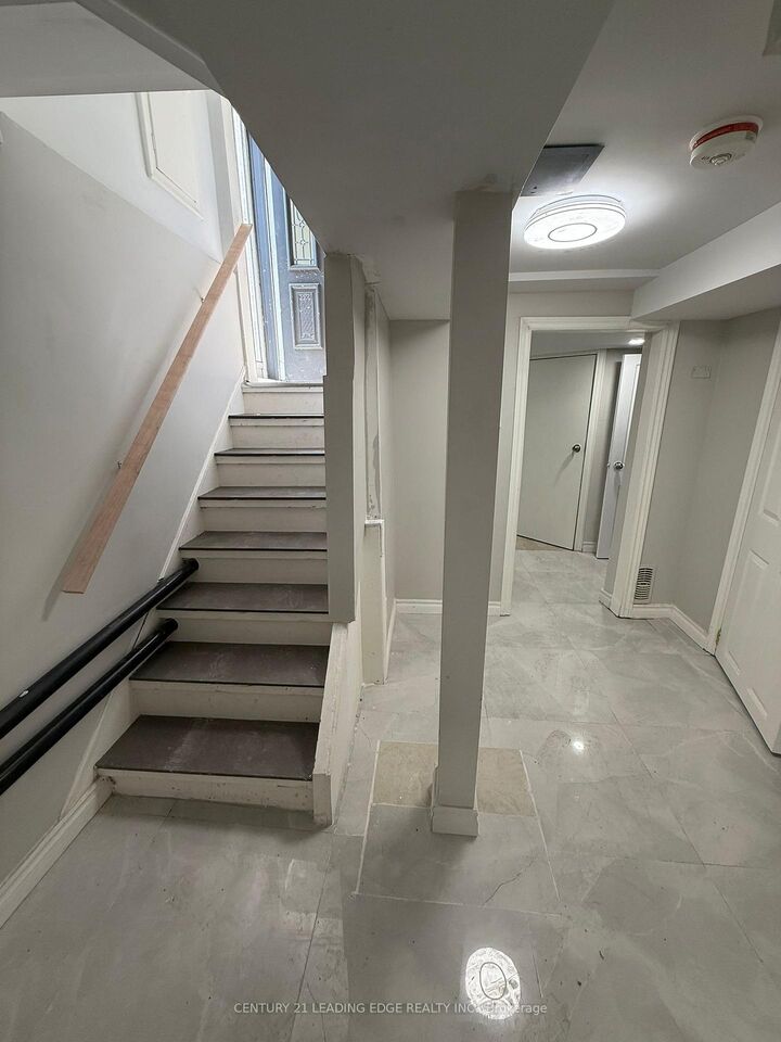 Property Photo:  360 Guelph Street Lower  ON L1H 6J5 