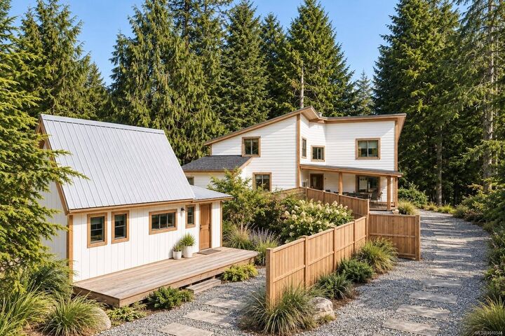 Property Photo: 1316 Lynn Rd BC V0R 2Z0