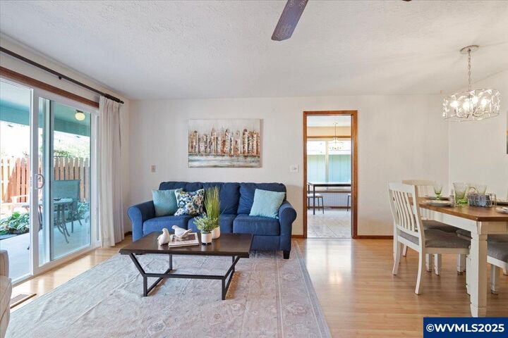 Property Photo: 1975 Banyan Ct NW OR 97304