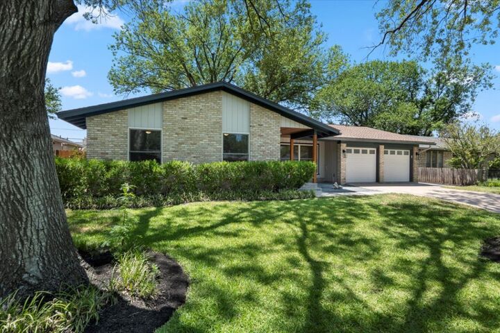 Property Photo: 2009 Lazy Brook TX 78723