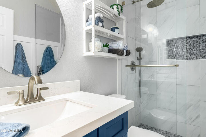 Property Photo: 4445 E Desert Wind Drive AZ 85044