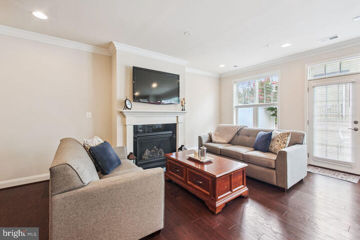 Property Photo:  1455 Catbriar Way  MD 21113 
