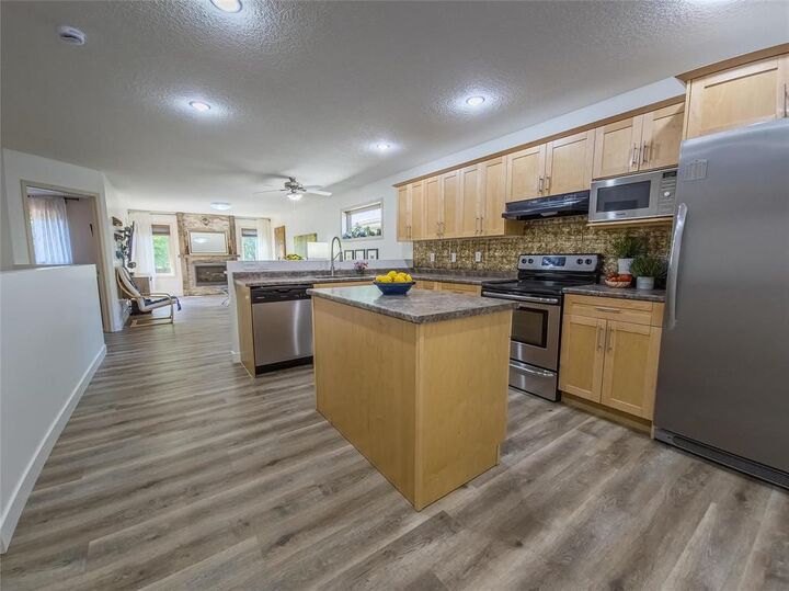 Property Photo:  26 Birchwood Drive  MB R7A 7T5 