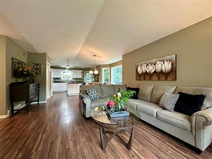 Property Photo:  6 Turk Road  MB R9A 1L6 