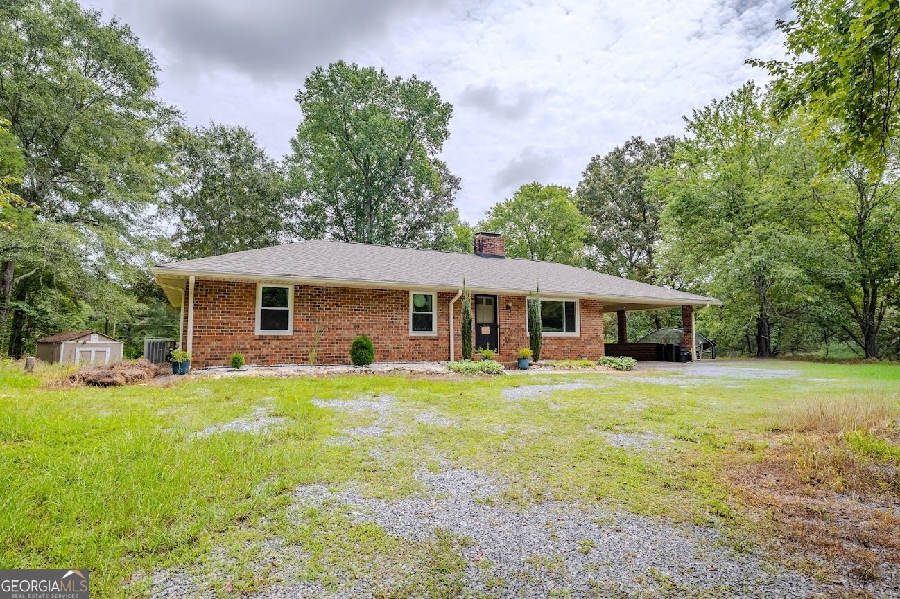 Property Photo: 1205 New Rosedale Road NE GA 30105