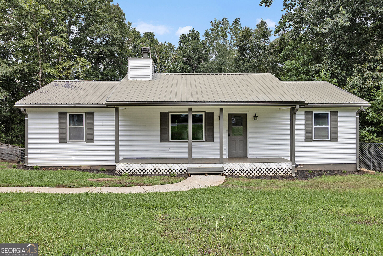 Property Photo: 301 Collins Road GA 30534