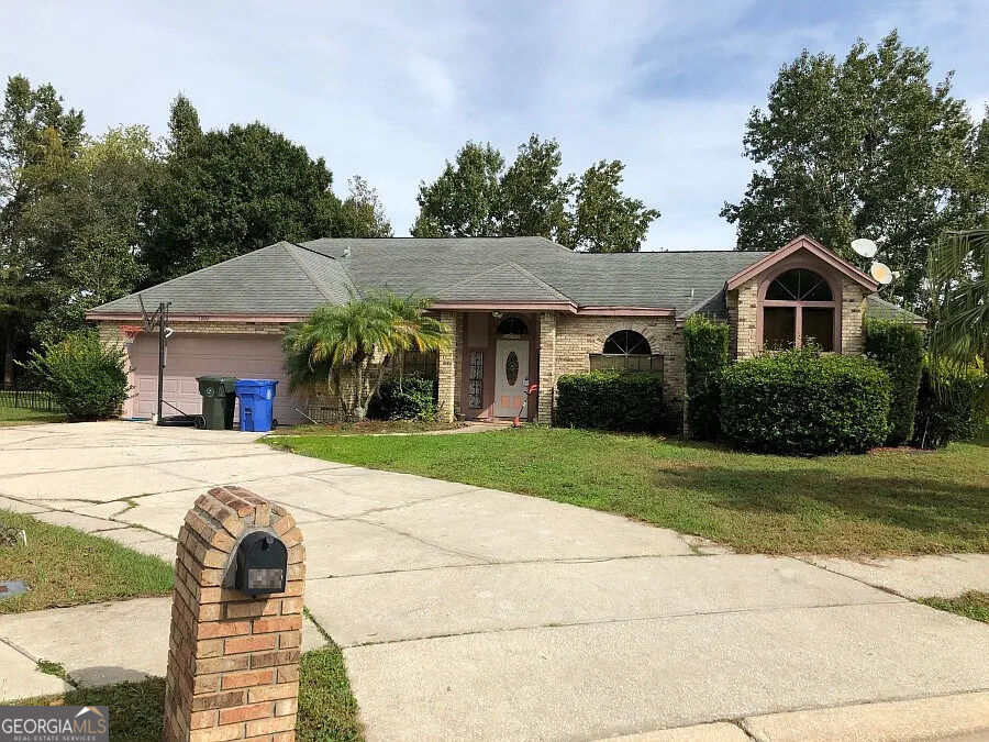 Property Photo: 1006 N Magee Creek Court FL 32765