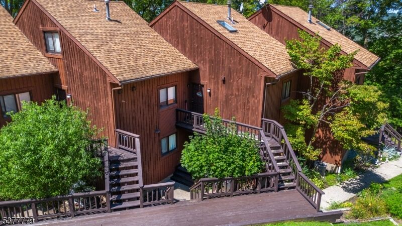 Property Photo:  2 Davos Dr  NJ 07462 