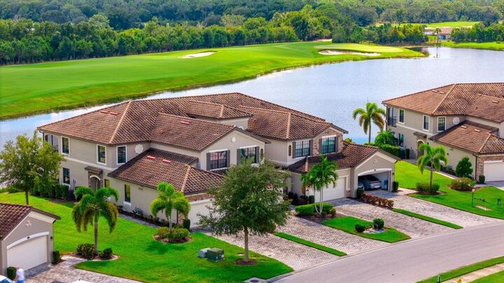 Property Photo: 5819 Wake Forest Run 101 FL 34211