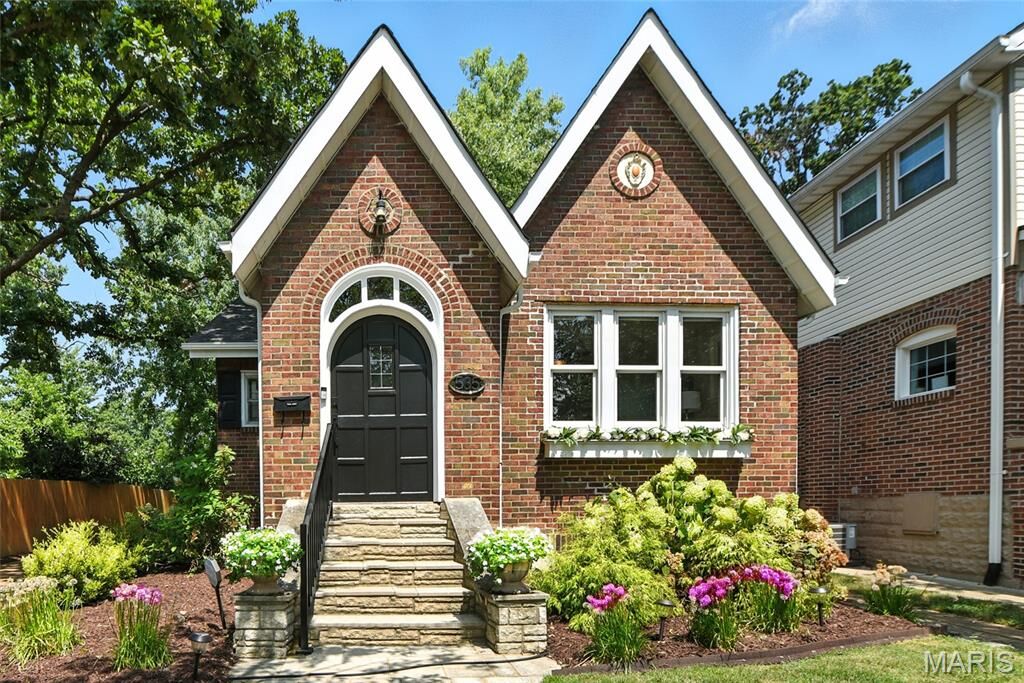 Property Photo:  535 Central Place  MO 63122 