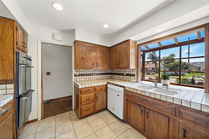 Property Photo:  2217 E Parkside Avenue  CA 92867