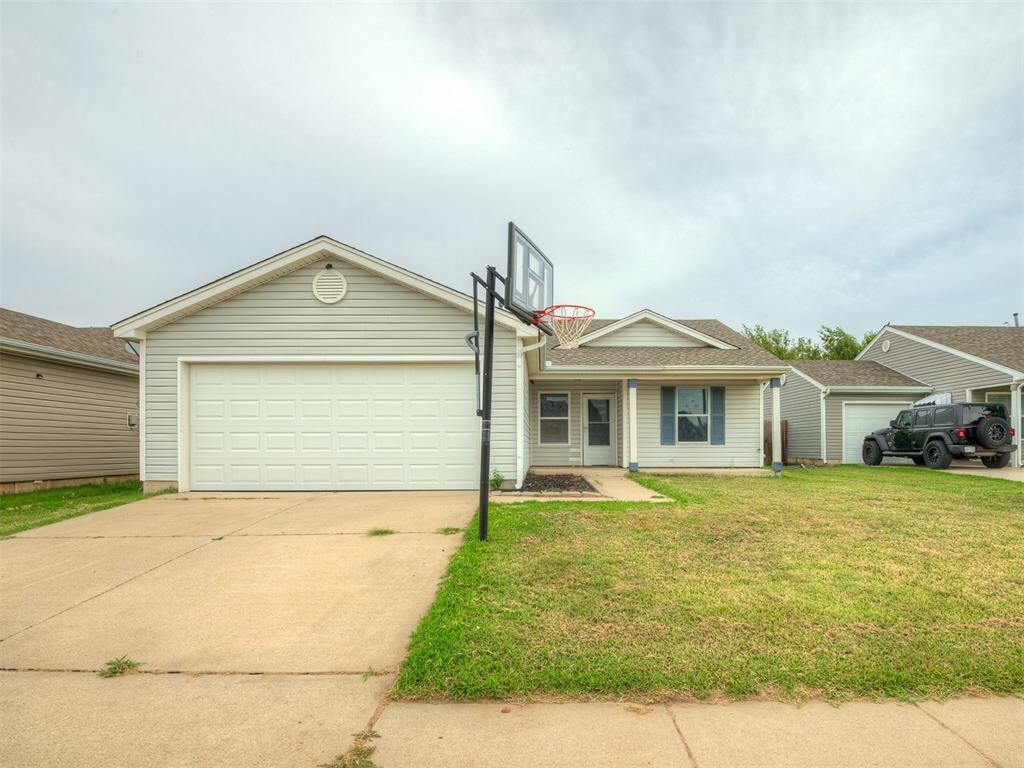 Property Photo:  1009 SW 153rd Street  OK 73170 