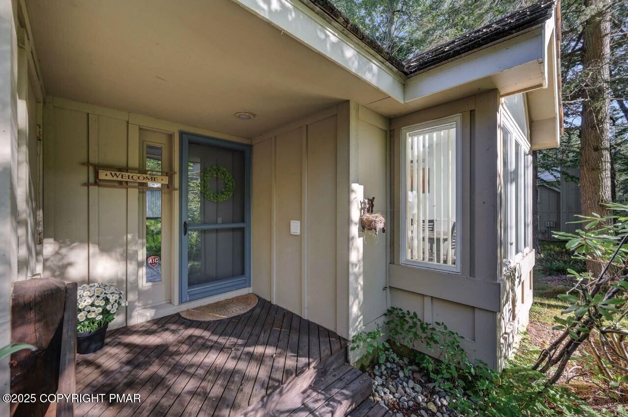 Property Photo: 612 Uncas Lane PA 18350