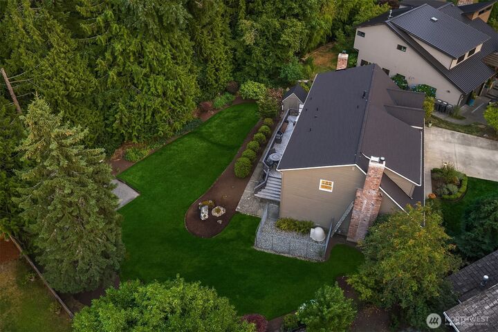 Property Photo: 18232 SE 43rd Court WA 98027