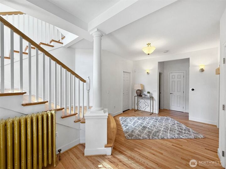 Property Photo:  337  25th Avenue E  WA 98112 