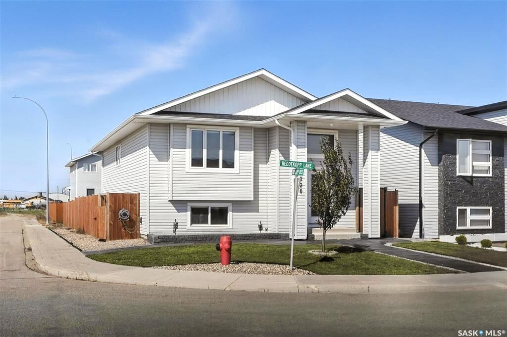 Property Photo: 220 Reddekopp Lane SK S0K 4S3