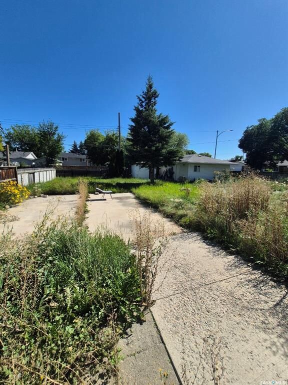 Property Photo: 238 Vancouver Avenue S SK S7M 3M9