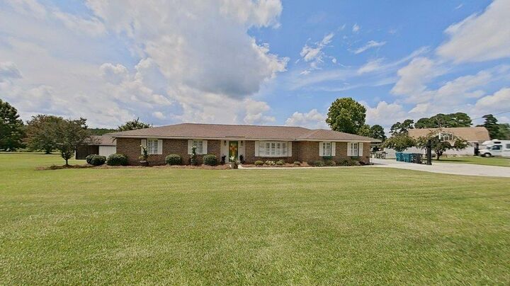 Property Photo:  387 Lakeshore  GA 31779 