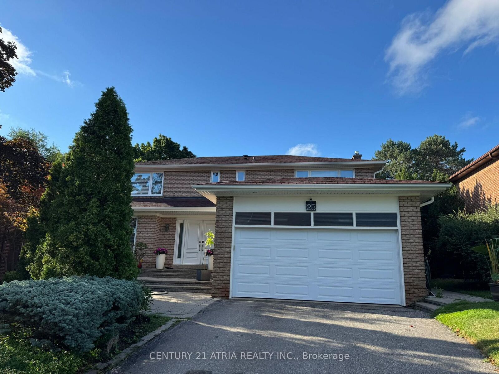 Property Photo: 23 Argonne Crescent ON M2K 2K2