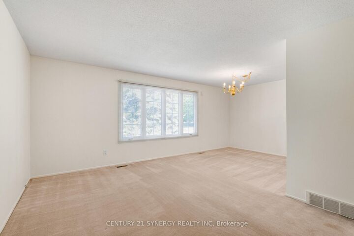 Property Photo:  27 Midland Crescent  ON K2H 8N2 