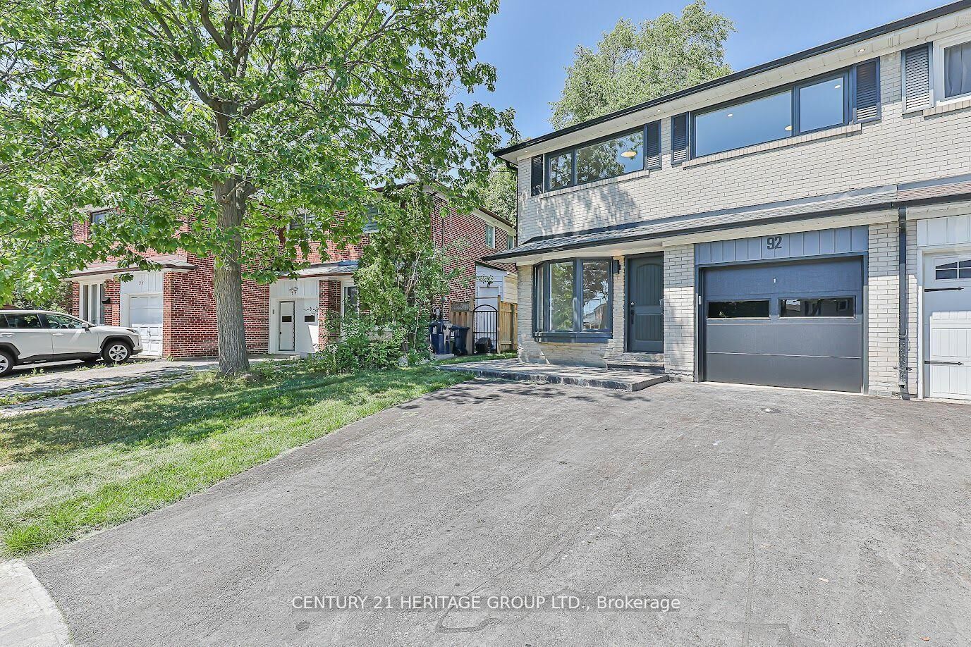 Photo de la propriété: 92 Tanjoe Crescent ON M2M 1P7
