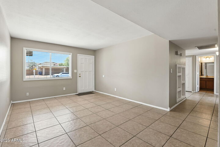 Property Photo: 2612 W Dunbar Drive AZ 85282