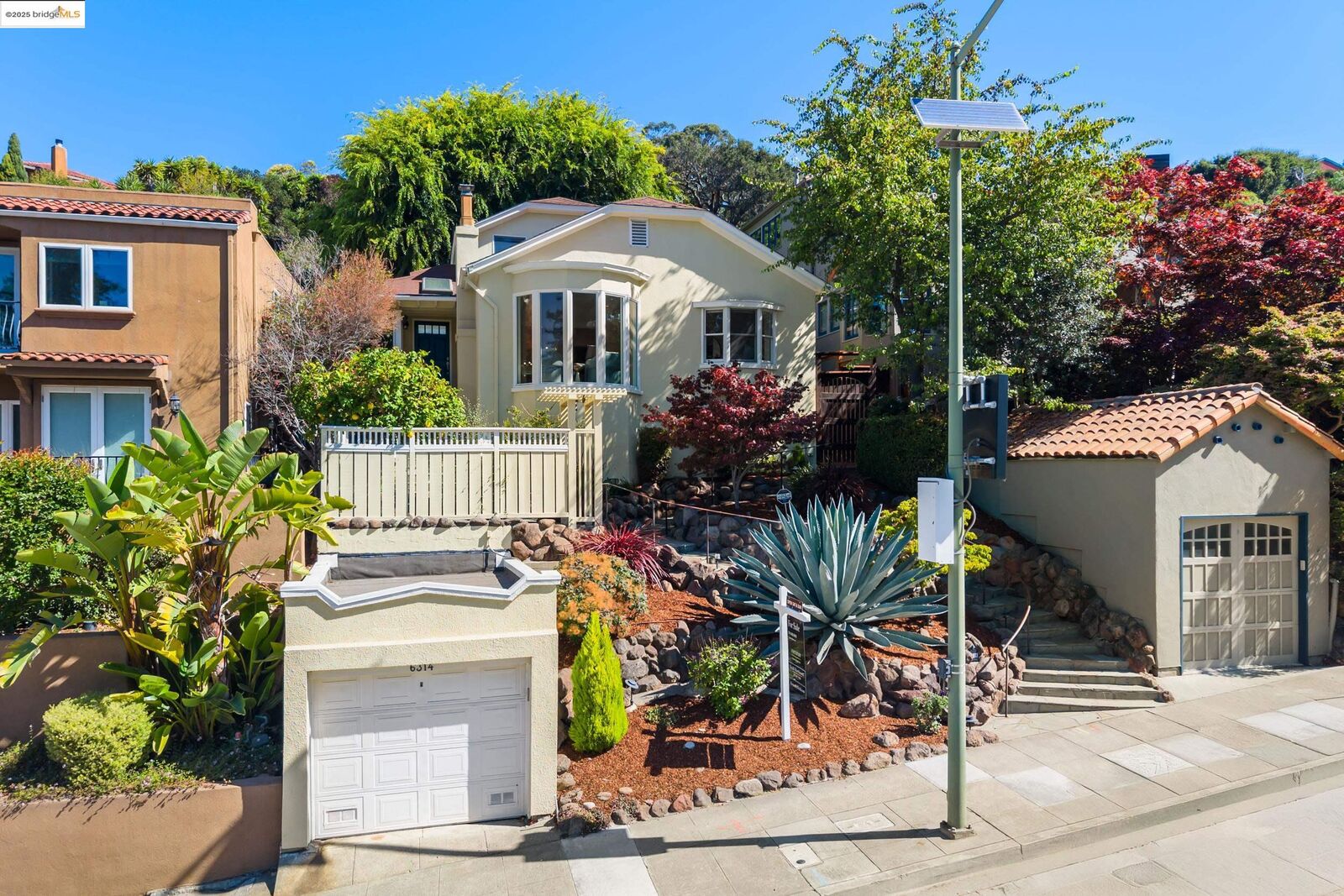 Property Photo: 6314 Broadway Ter CA 94618