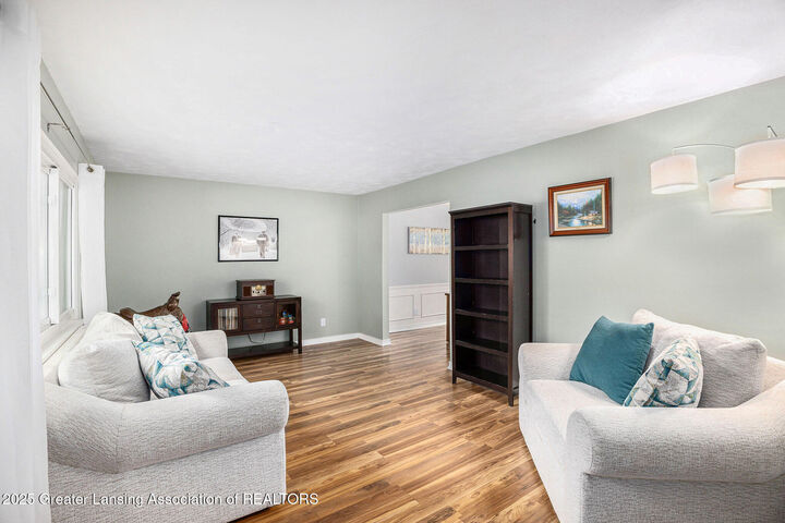 Property Photo:  2017 Northampton Way  MI 48912 
