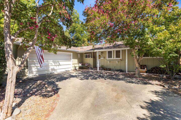 2501 Los Feliz Way  Carmichael CA 95608 photo