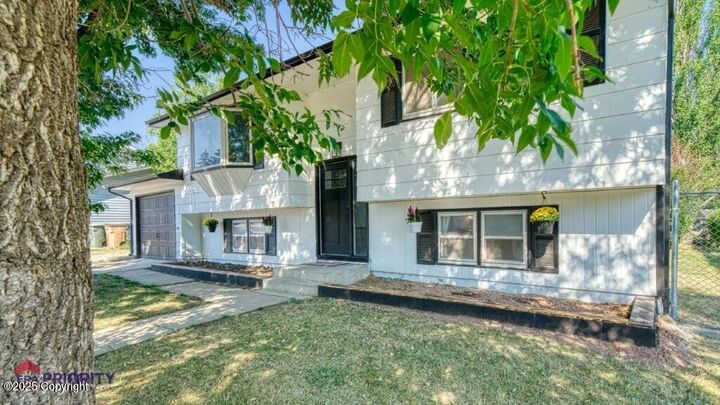 102 Overland Trl -  Gillette WY 82716 photo