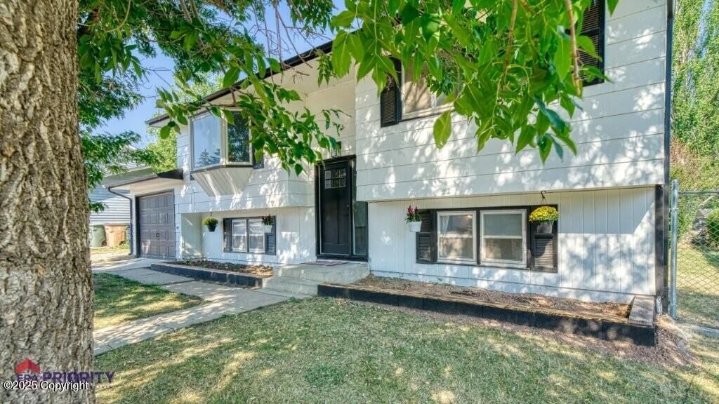 Property Photo: 102 Overland Trl - WY 82716